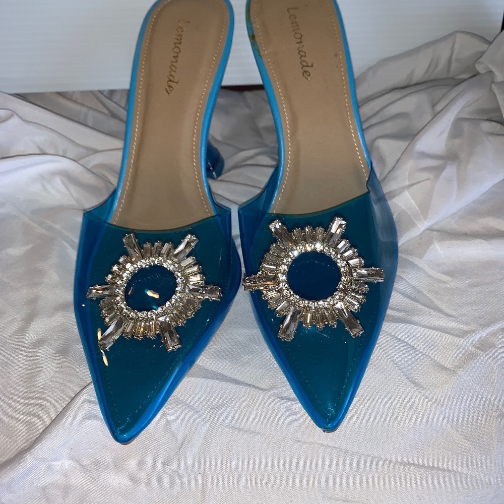 High heel shoe